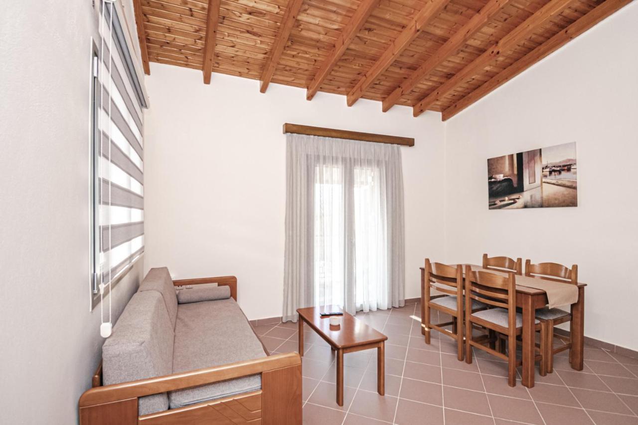Terra Helios Suites & Studios Kyparissia Exterior photo